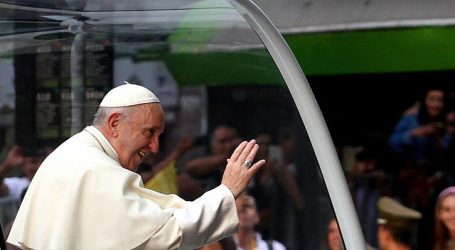 Papa sufre de ciática y no celebrará la misa de Vísperas ni la del Año Nuevo