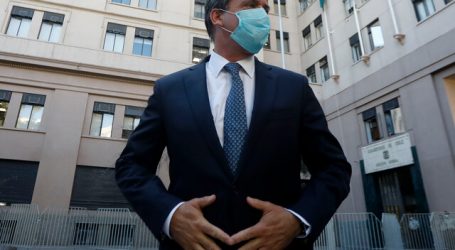 Piden al TC que se rechace eventual renuncia del senador Felipe Harboe