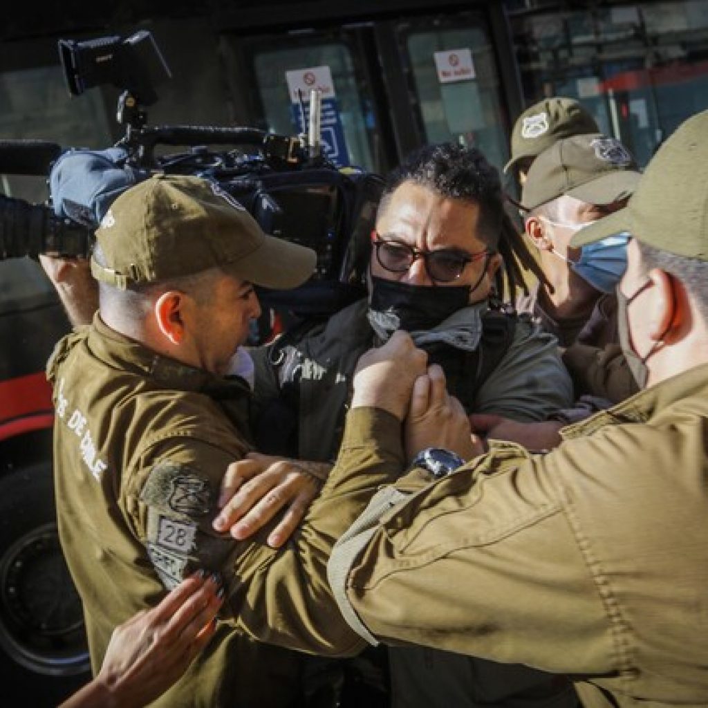 9 detenidos dejó protesta de la ACES en el frontis del Mineduc