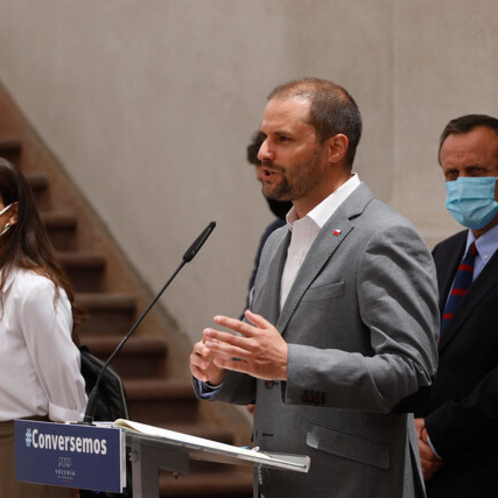 Bellolio: “Carabineros no puede ni debe interferir con la labor de la prensa"