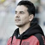 Huesca destituye a Míchel como técnico tras derrota ante el Betis de Pellegrini