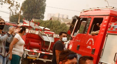 Se mantiene la Alerta Roja para Valparaíso y Quilpué por incendio forestal