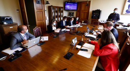 Comisión de Gobierno Interior despacha proyecto que permite votación anticipada
