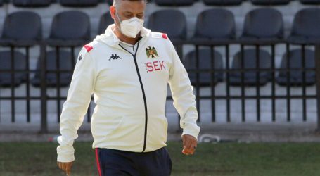 Ronald Fuentes dejó de ser el director técnico de Unión Española