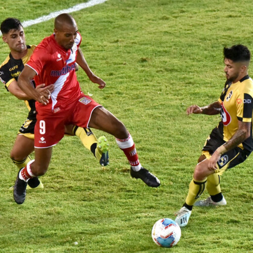 Coquimbo Unido volvió a la acción con opaco empate en casa ante Curicó Unido