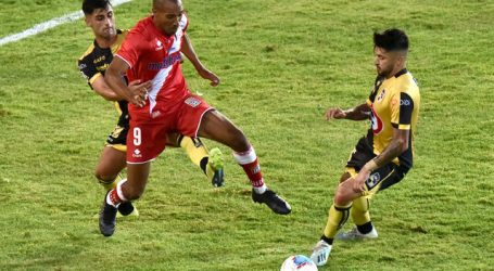 Coquimbo Unido volvió a la acción con opaco empate en casa ante Curicó Unido