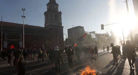 15 personas fueron detenidos tras nuevos incidentes en el centro de Santiago