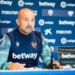 Entrenador del Levante negó contactos para hacerse cargo de la selección chilena