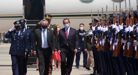 Arriba a Chile el Presidente Fernández para realizar primera visita oficial