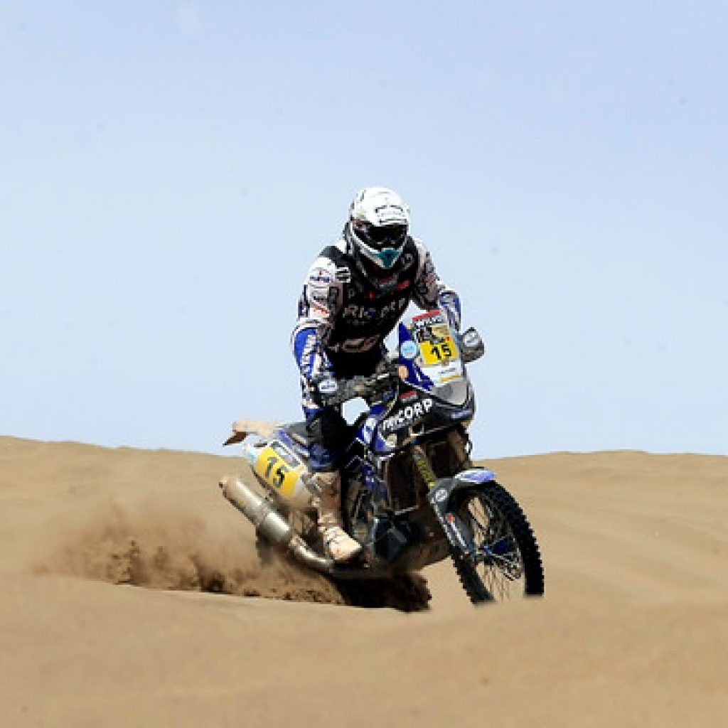 Benavides: "feliz por ser el primer sudamericano en ganar el Dakar" en motos