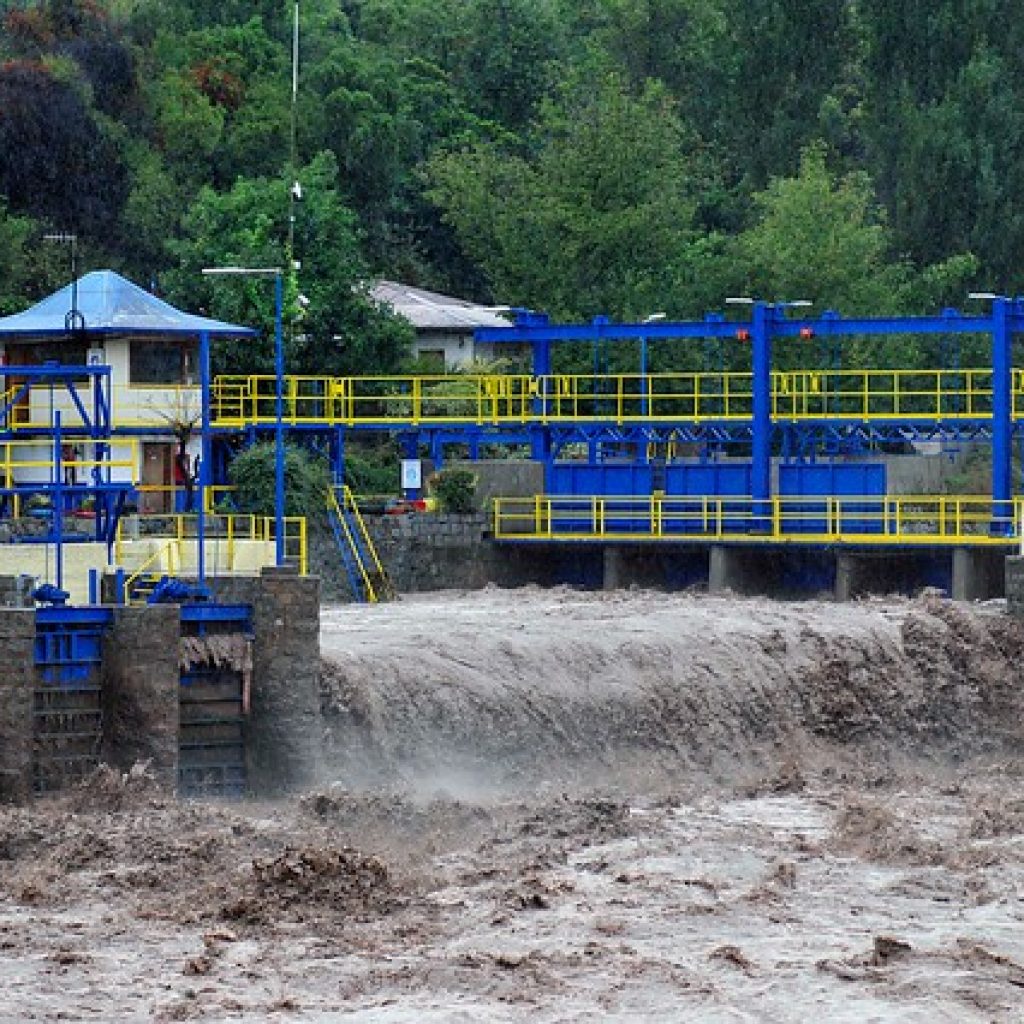Aguas Andinas llama a uso responsable del agua por turbiedad en río Maipo