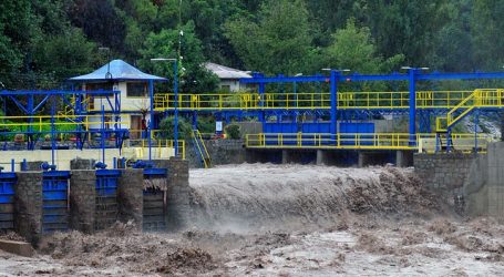 Aguas Andinas llama a uso responsable del agua por turbiedad en río Maipo
