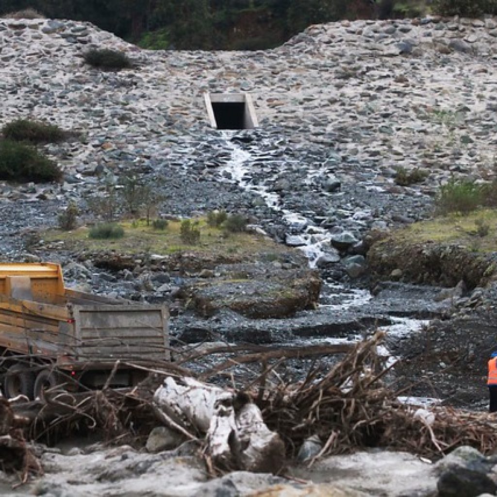 MOP supervisa obras en la Quebrada de Macul por anuncio de lluvias