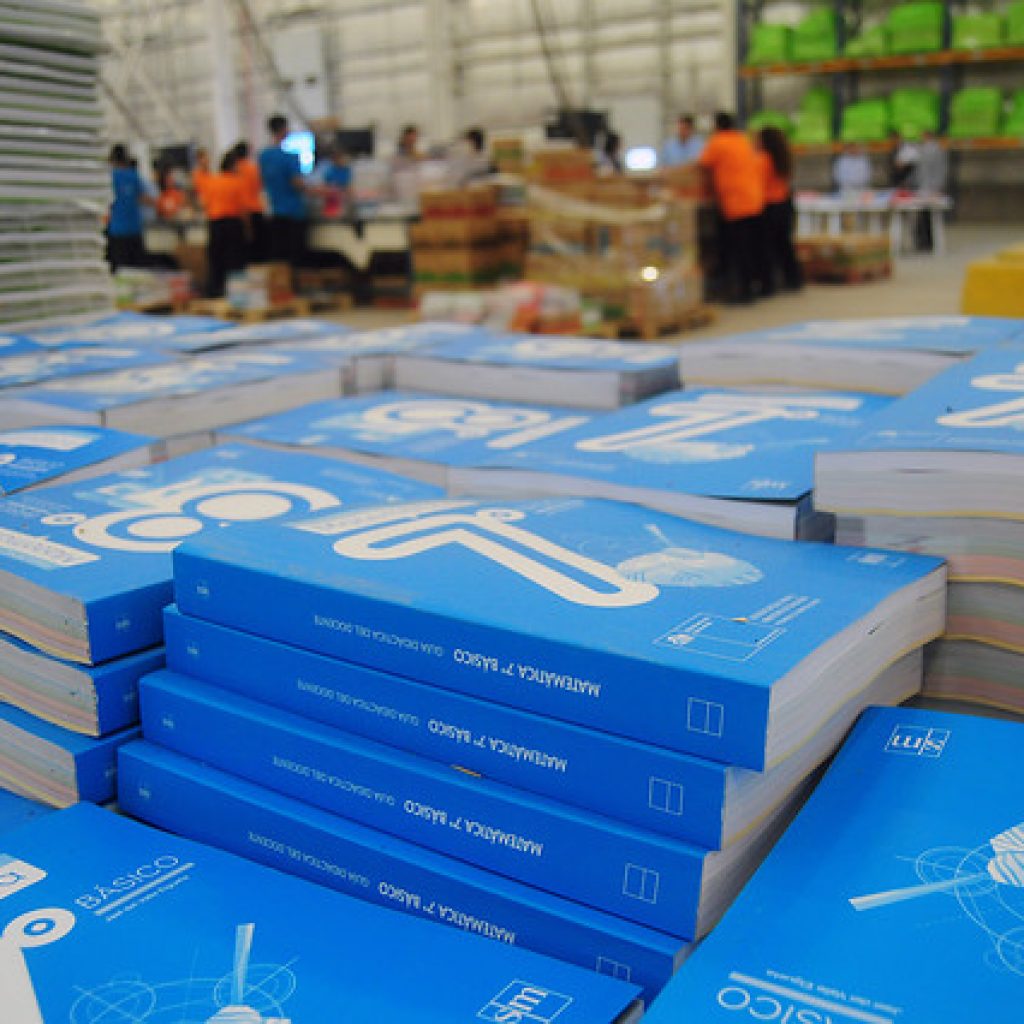 Piden apurar prohibición de exigir textos escolares de editoriales determinadas