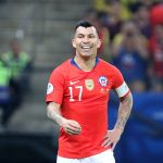 Gary Medel felicita a la UC por el tricampeonato nacional