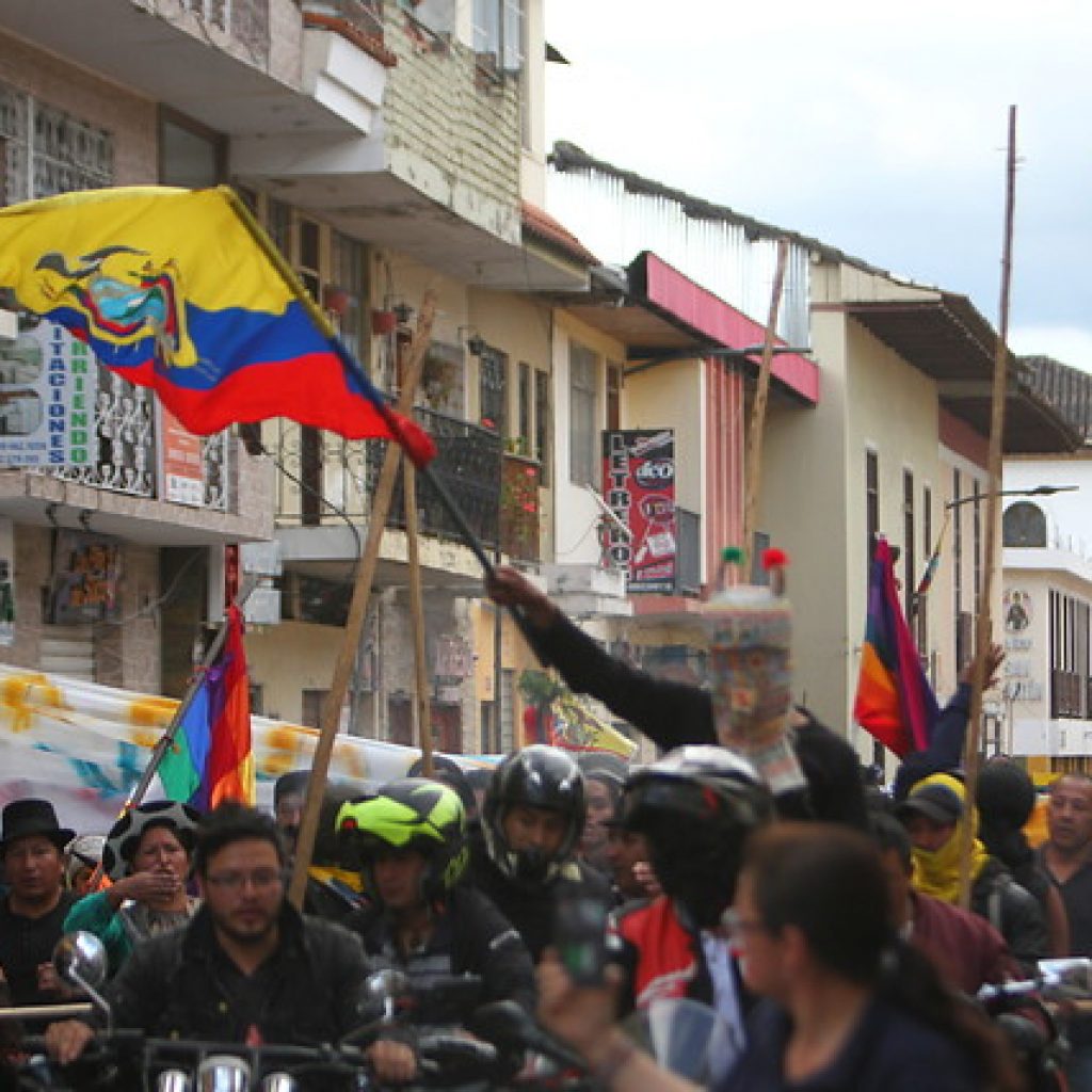 Ecuador acude este domingo a las urnas ante un inminente colapso económico