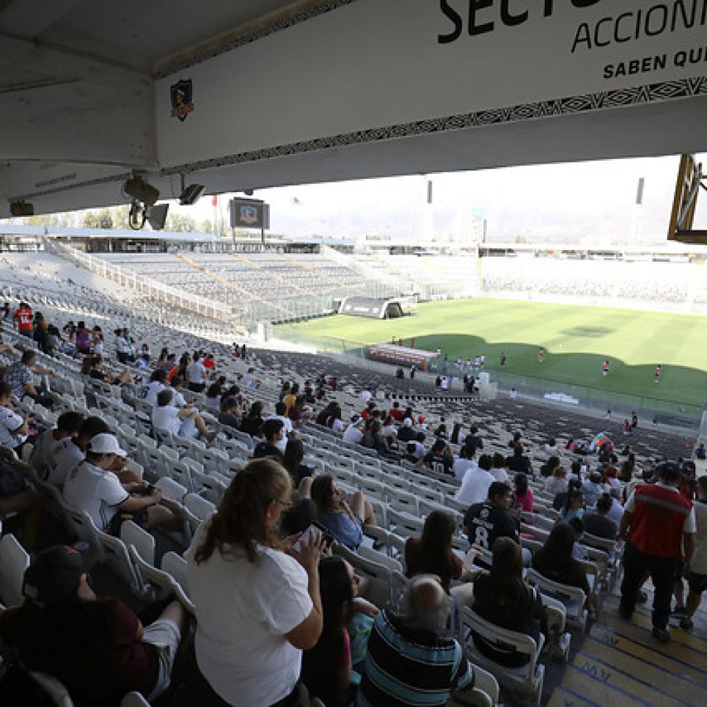 Gobierno trabaja para permitir el regreso del público a los estadios