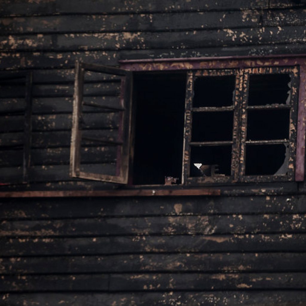 Incendio en Osorno dejó un fallecido y tres viviendas afectadas