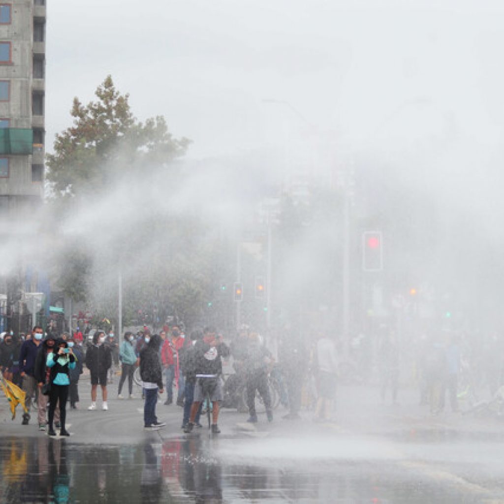 Carabineros deberá informar sobre quemaduras generadas por el agua del “guanaco”