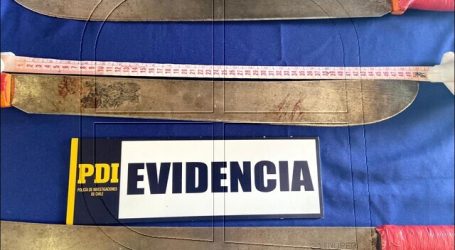 PDI recibe machetes usado por malabarista que murió en Panguipulli