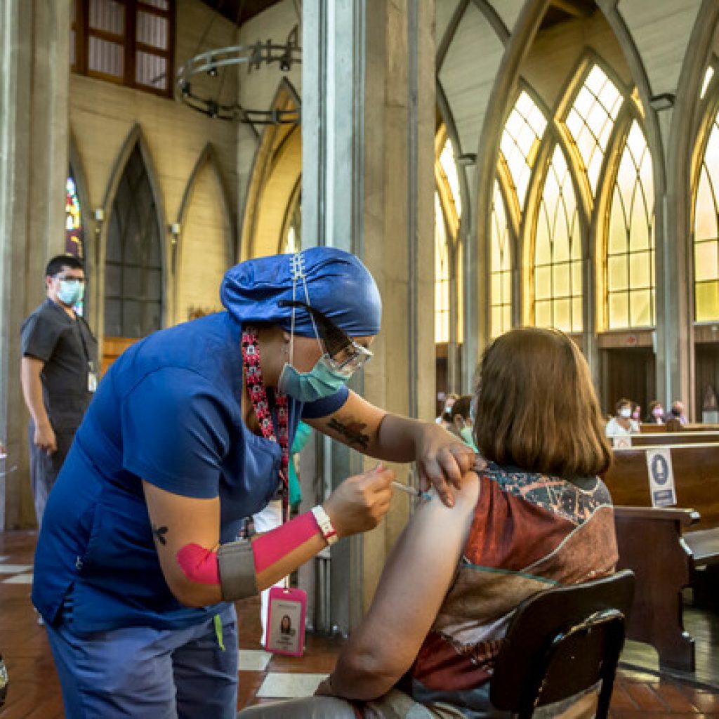 Covid-19: Minsal aclarará condiciones del plan de vacunación para migrantes