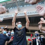 Cientos de hinchas de Melipilla recibieron al plantel tras el ascenso a Primera