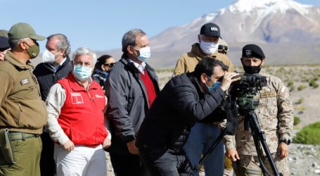Allamand anunció medidas para controlar flujo migratorio en el norte de Chile