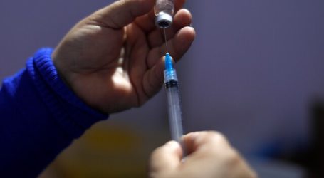 Piñera anuncia que próxima semana se vacunarán a rezagados mayores de 65 años