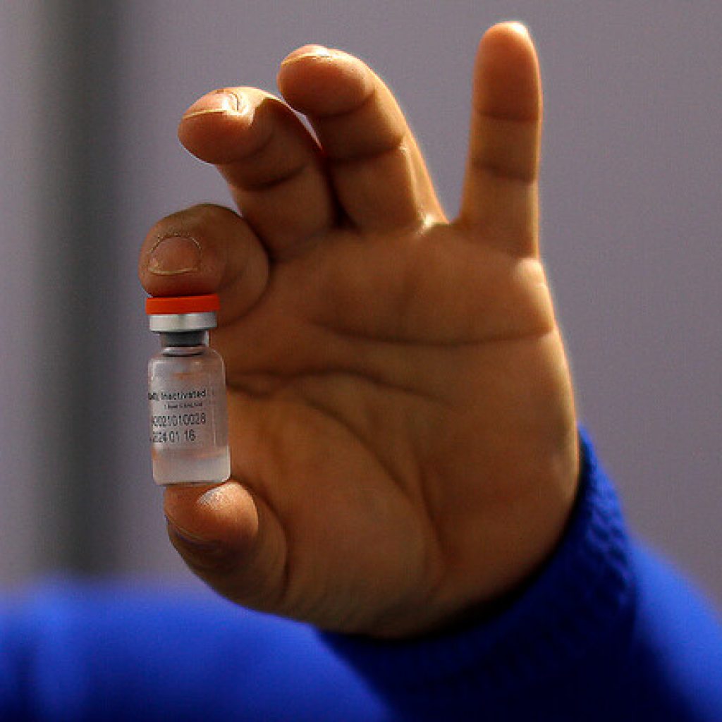 Covid-19: Chile roza los 2,2 millones de personas vacunadas