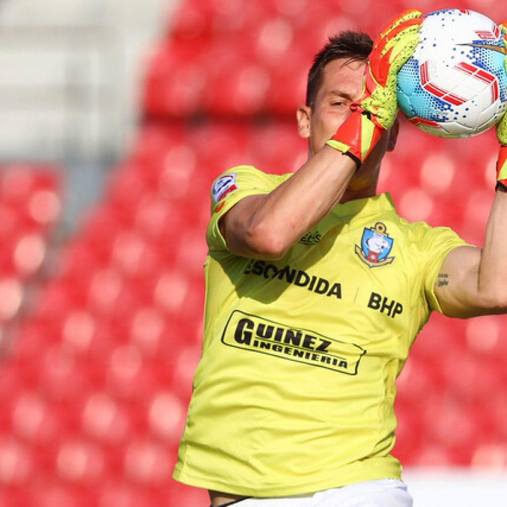 Deportes Antofagasta anunció la renovación de dos de sus figuras