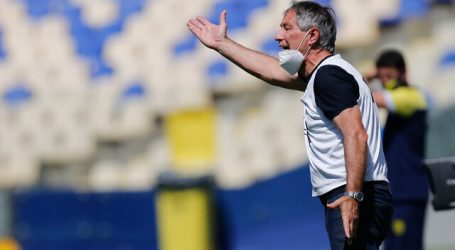 Ariel Holan viajó a Argentina para definir su futuro profesional