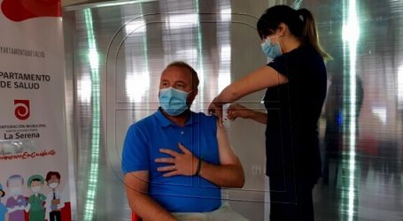 Coquimbo: Comenzó vacunación para funcionarios del área de la educación