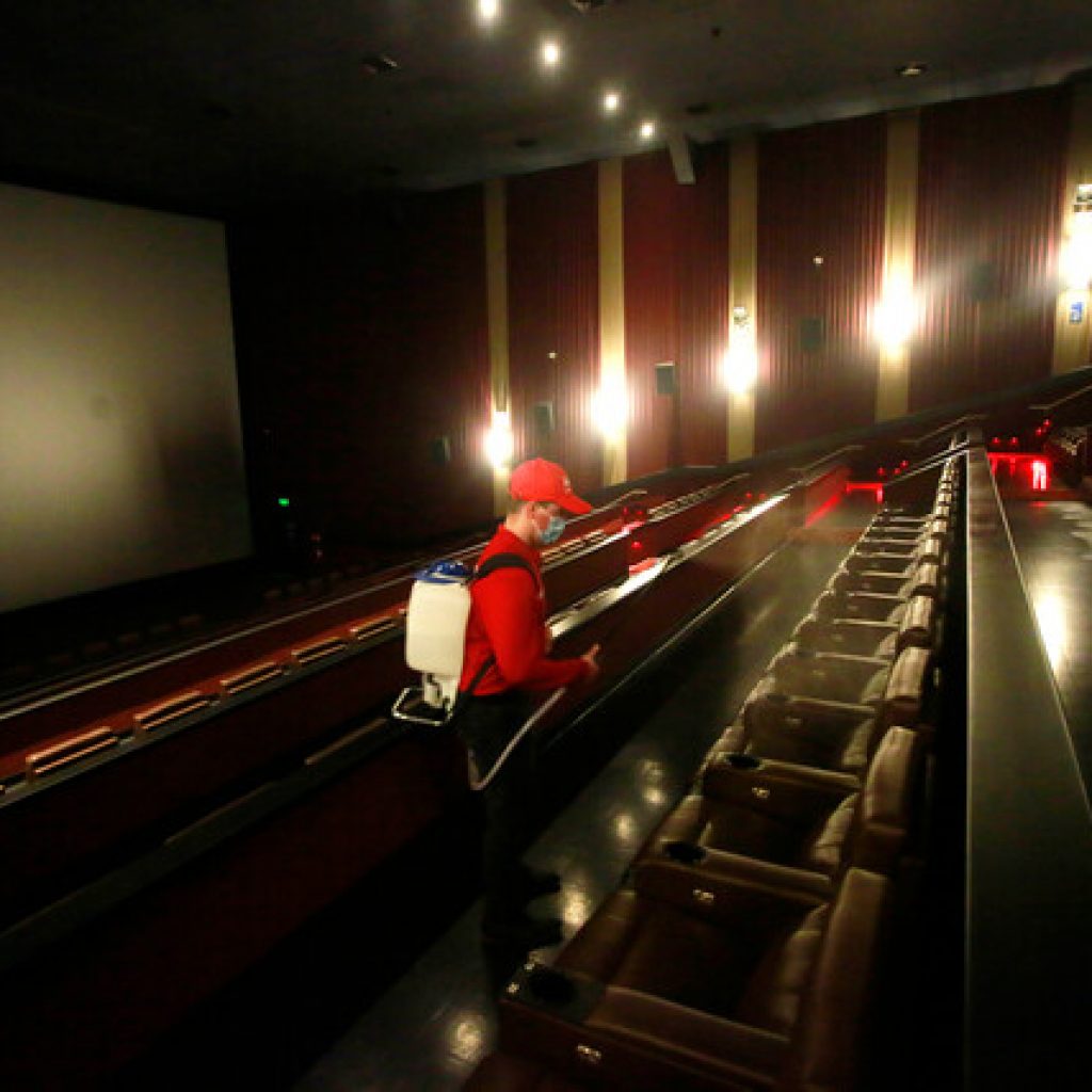 Supervisan medidas sanitarias y de seguridad en reapertura de cines