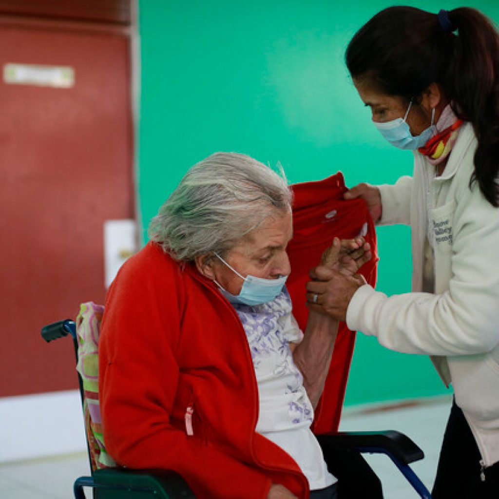 Covid-19: 80 mil adultos mayores se han vacunado en la región de Coquimbo
