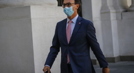 Ministro Figueroa no descarta suspender clases “si se hace necesario”