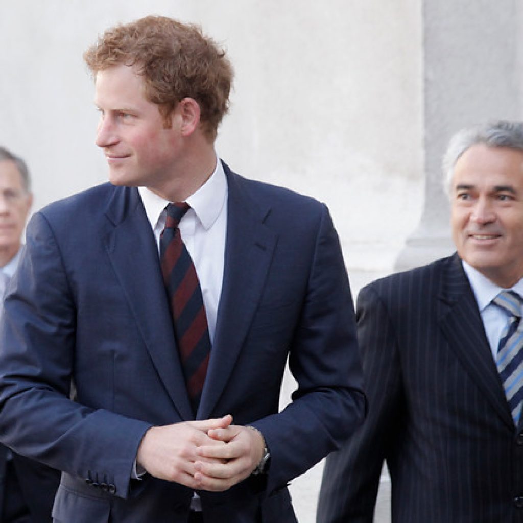 Duques de Sussex se desvinculan por completo de la familia real británica