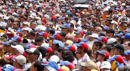 EEUU felicita a Guaidó y Maduro por el programa de vacunación COVID
