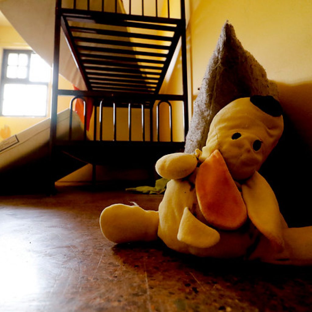 Avanza proyecto que establece derecho a indemnización para personal del Sename