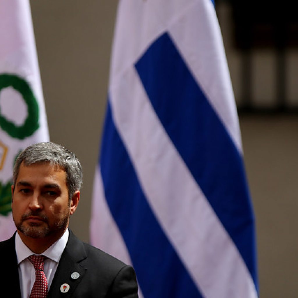 Presidente de Paraguay pide la dimisión a sus ministros en medio de protestas