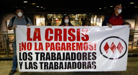 Metro de Santiago cierra la estación La Moneda por protesta de trabajadores