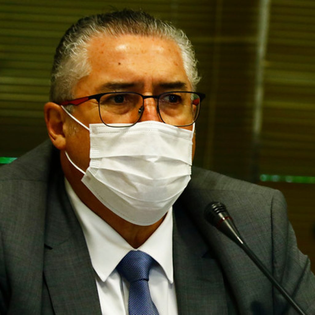 Cerda informa a senadores que inversión pública puede llegar al 28% este año