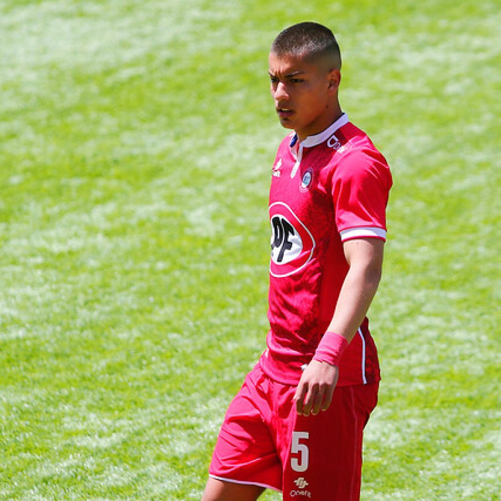 La Calera anuncia continuidad de Esteban Valencia y fichaje de Simón Ramírez