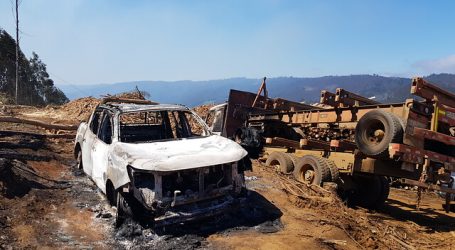 Ataque incendiario en el Biobío dejó cuatro máquinas forestales destruidas