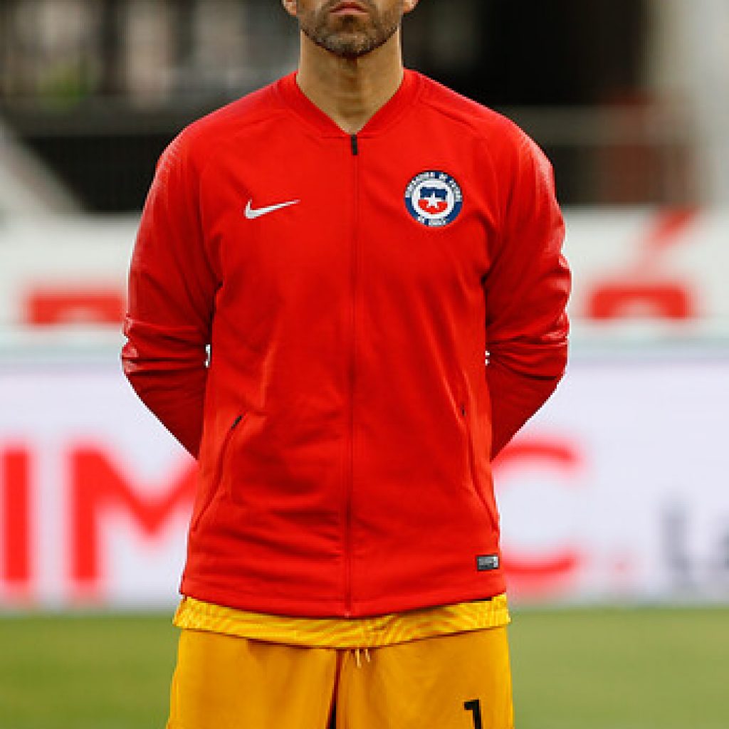 Claudio Bravo será el capitán de la 'Roja' para el amistoso ante Bolivia