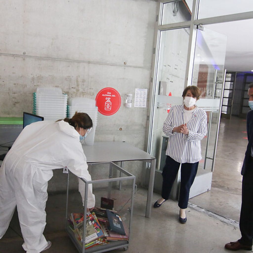 Entregan fondos a 22 bibliotecas públicas para atención segura en pandemia