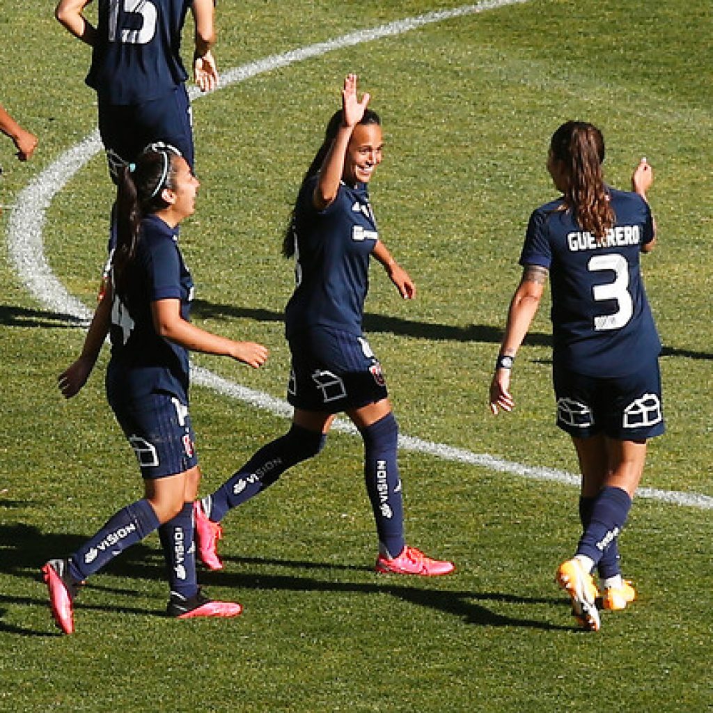 Entrenador de la 'U' femenina: "Daniela Zamora es una jugadora de elite mundial"