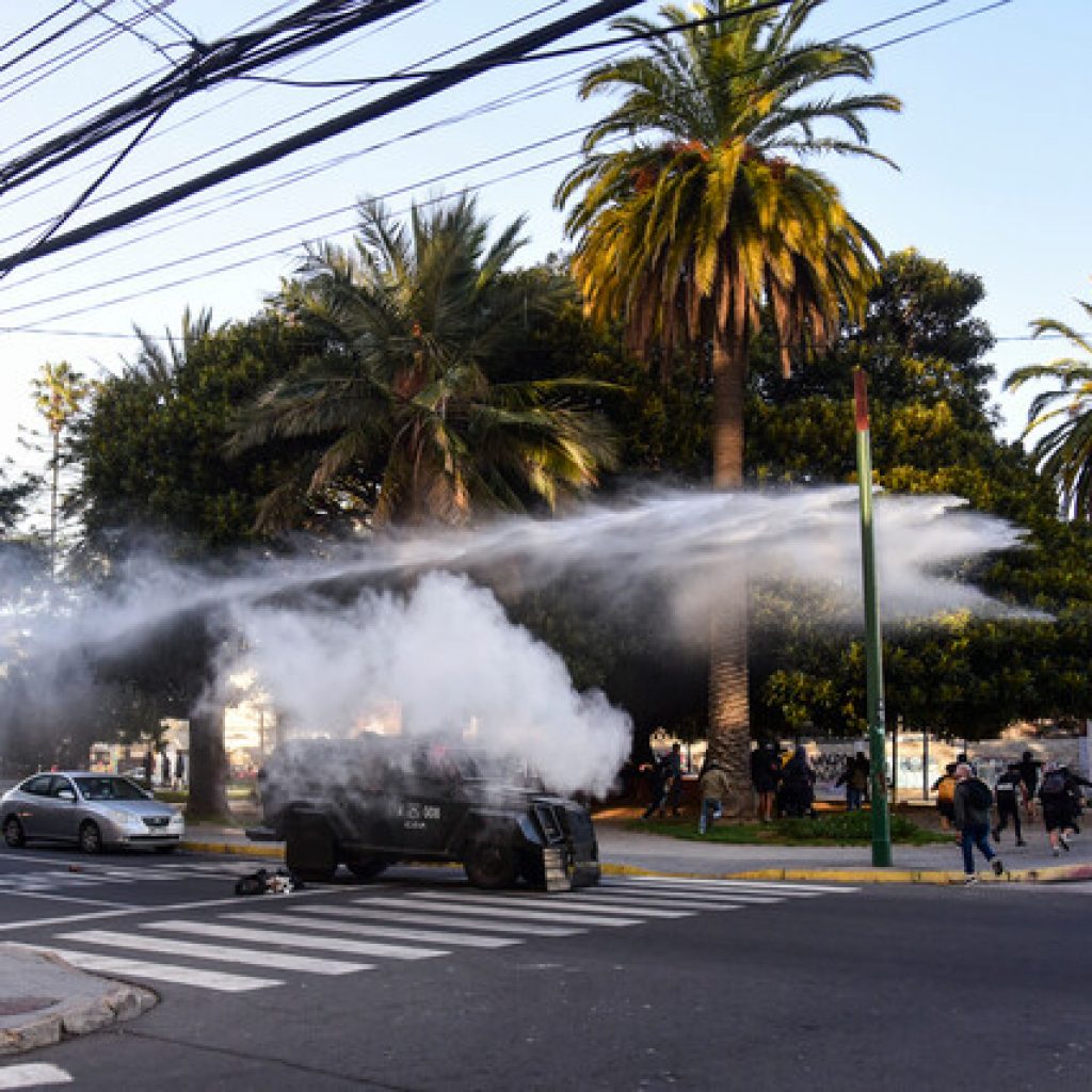 Joven resultó herido tras presunta acción del carro lanza aguas de Carabineros