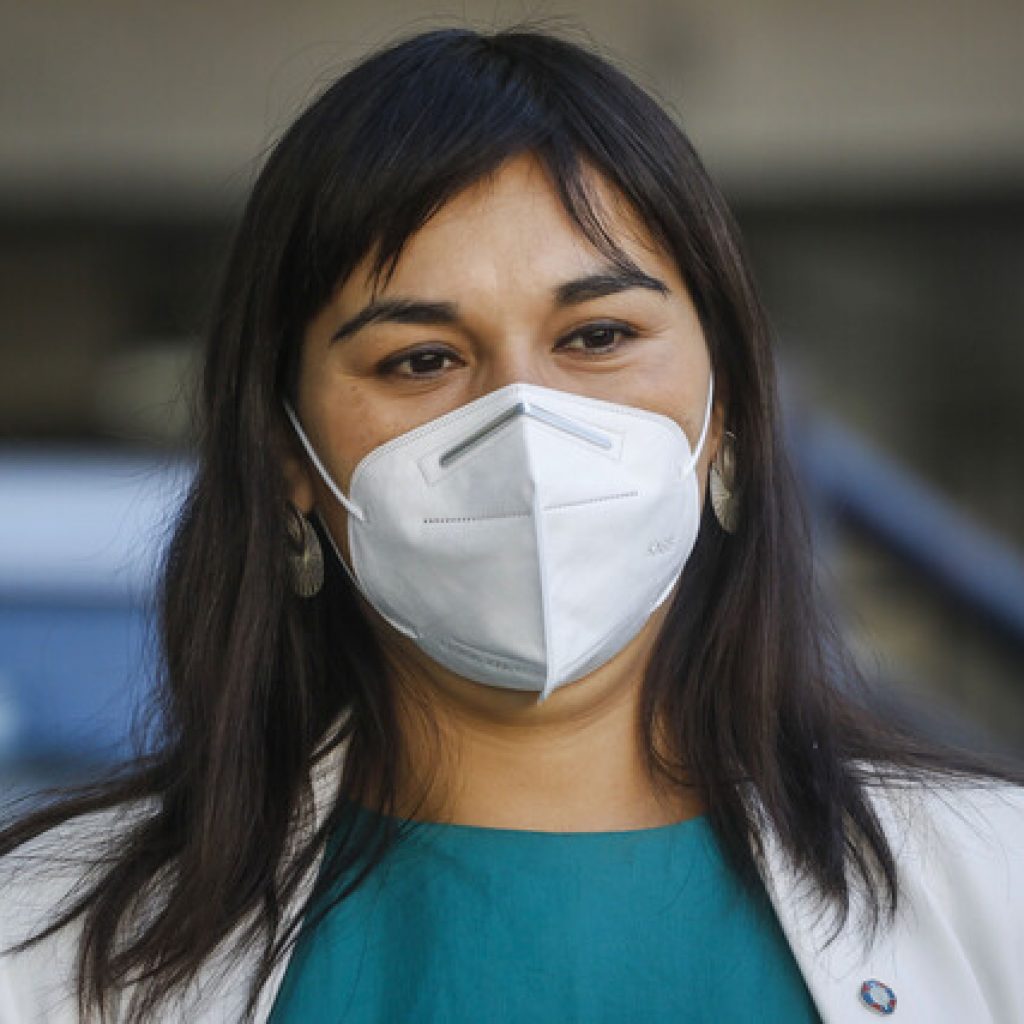 Directores de Servicios de Salud rechazaron cuestionamientos de Izkia Siches