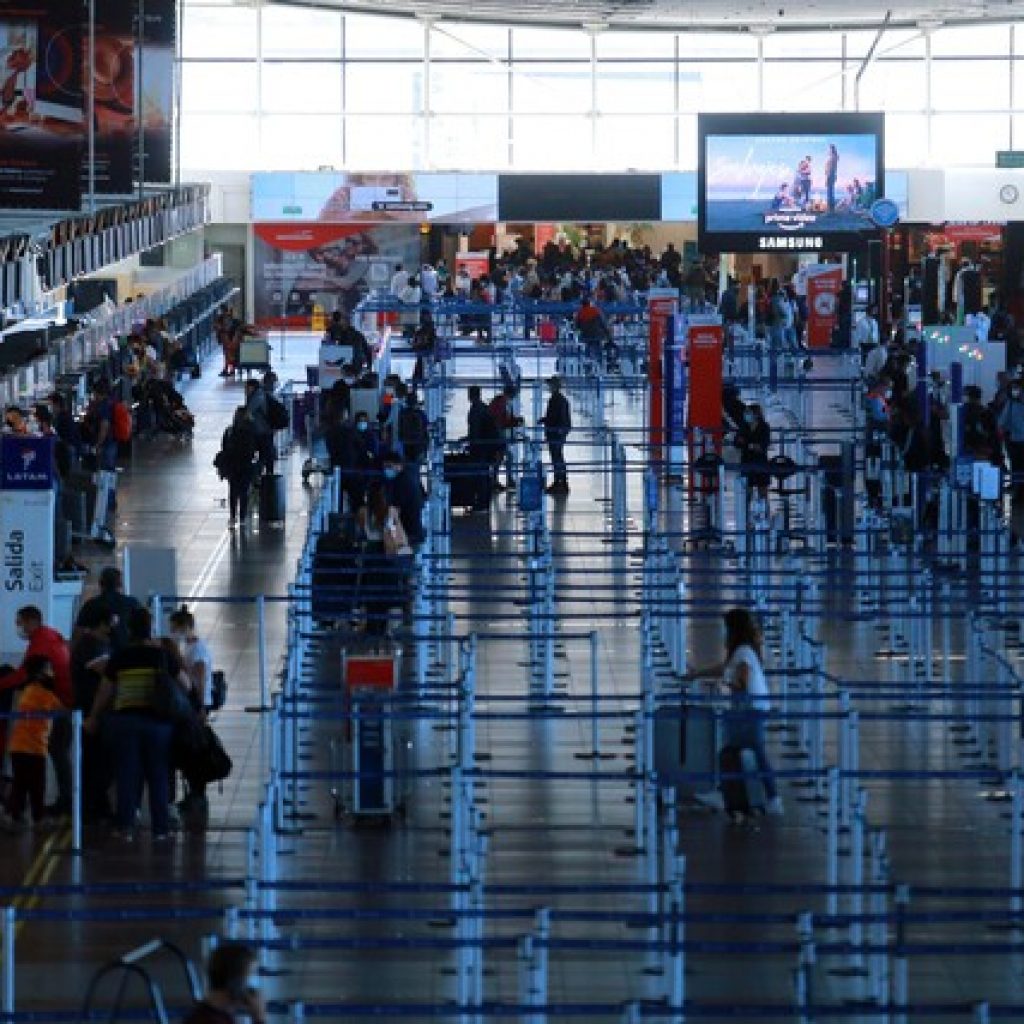 Pasajeros aéreos transportados tuvieron una caída de 69,7% en febrero