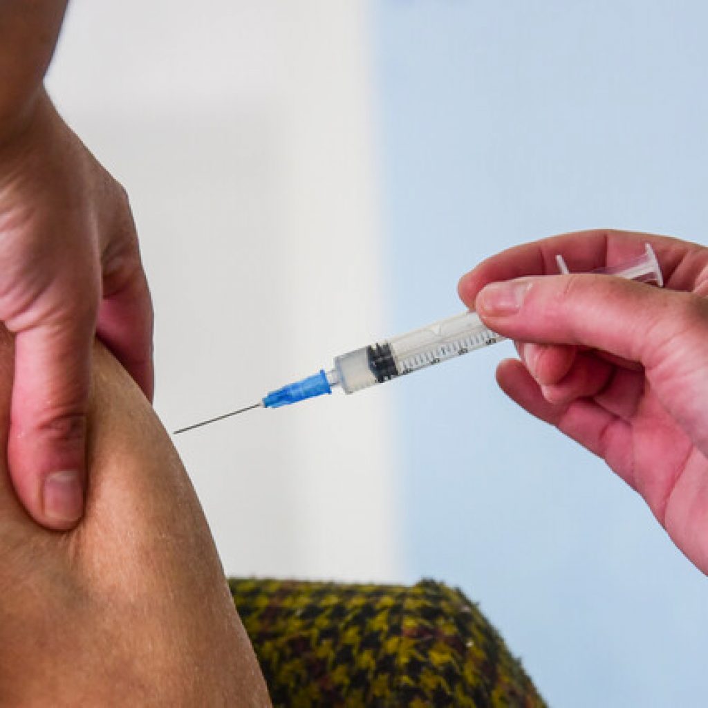 Personas vacunadas en Chile contra el Covid-19 suman 5.120.765